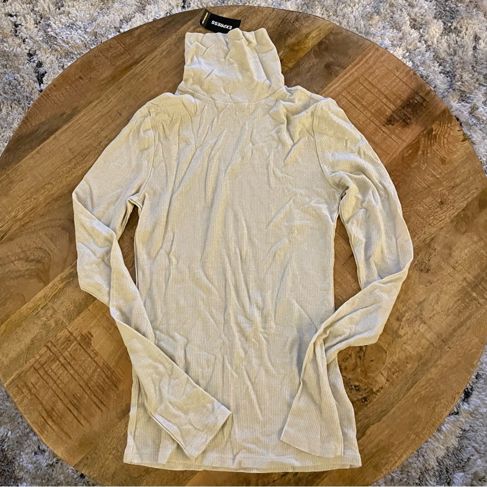 Express long sleeve
